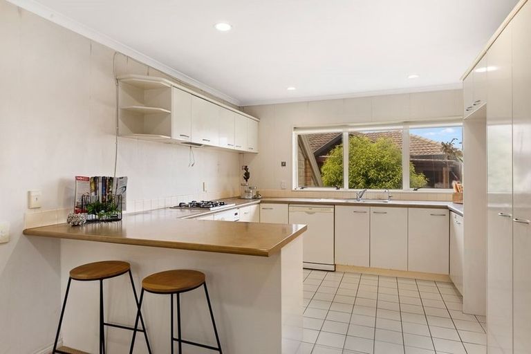 Photo of property in 11 Arirang Rise, Pinehill, Auckland, 0632