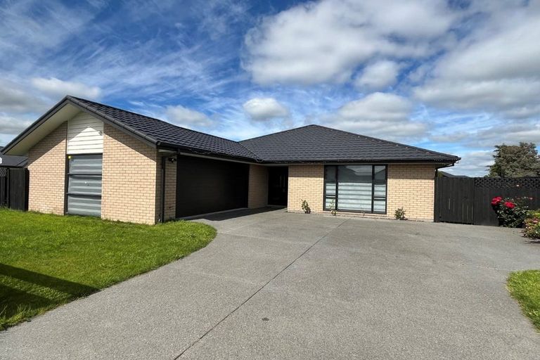 Photo of property in 6 Roles Way, Rolleston, 7615