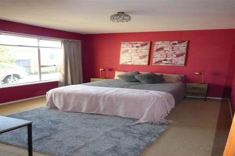 Photo of property in 60 Denise Crescent, Hornby, Christchurch, 8042