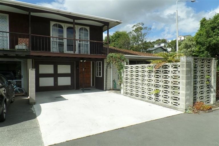 Photo of property in 16 Cashmere Road, Cashmere, Christchurch, 8022