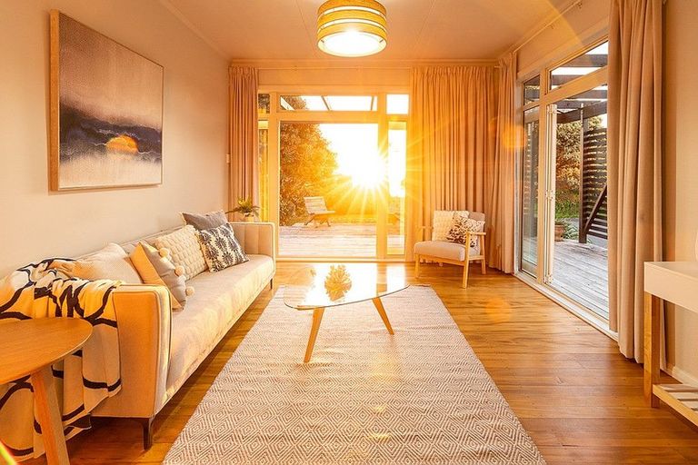 Photo of property in 36 Aperahama Street, Paekakariki, 5034