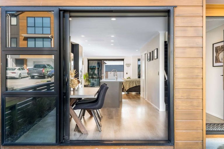 Photo of property in 3 Seafarer Crescent, Stanmore Bay, Whangaparaoa, 0932