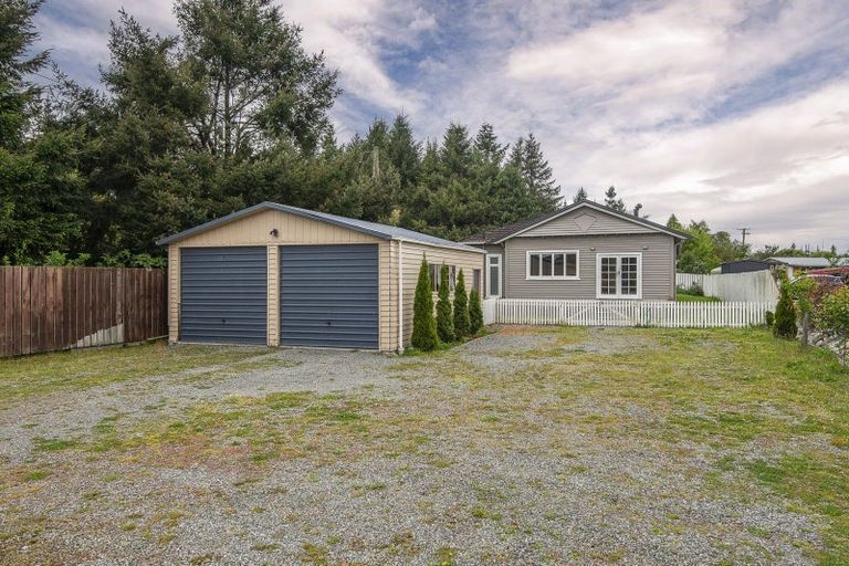 Photo of property in 3 Queen Street, Coalgate, 7673