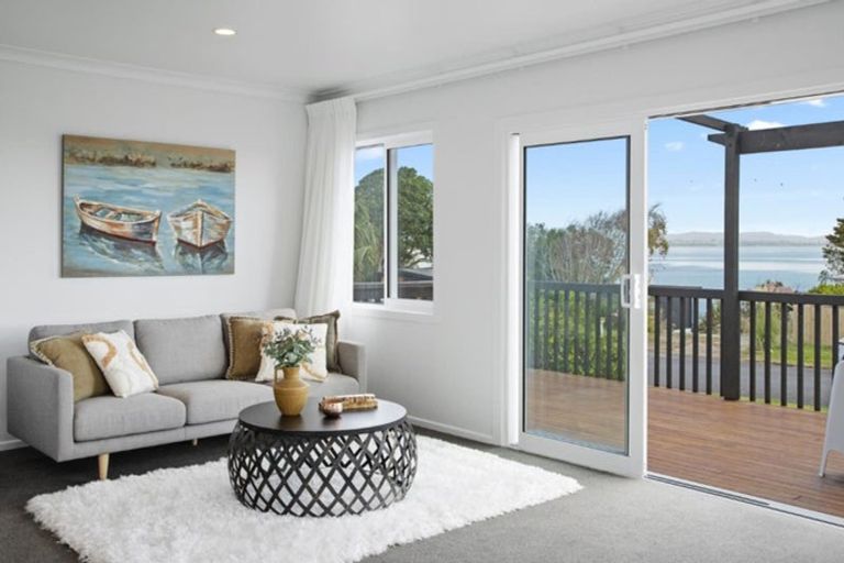 Photo of property in 11 Crispe Road, Clarks Beach, 2122