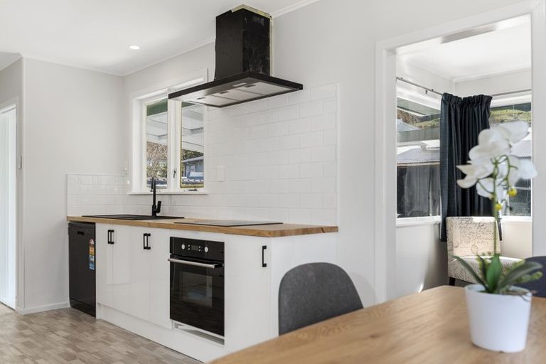 Photo of property in 22 Thomas Crescent, Western Heights, Rotorua, 3015