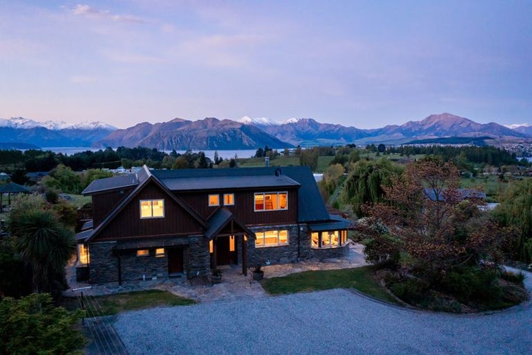 Photo of property in 56 Oak Lane, Wanaka, 9305