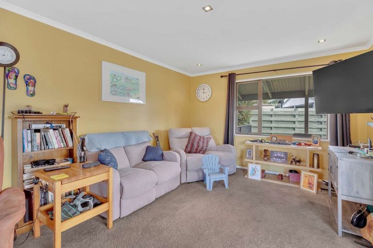Photo of property in 34 John F Kennedy Drive, Milson, Palmerston North, 4414