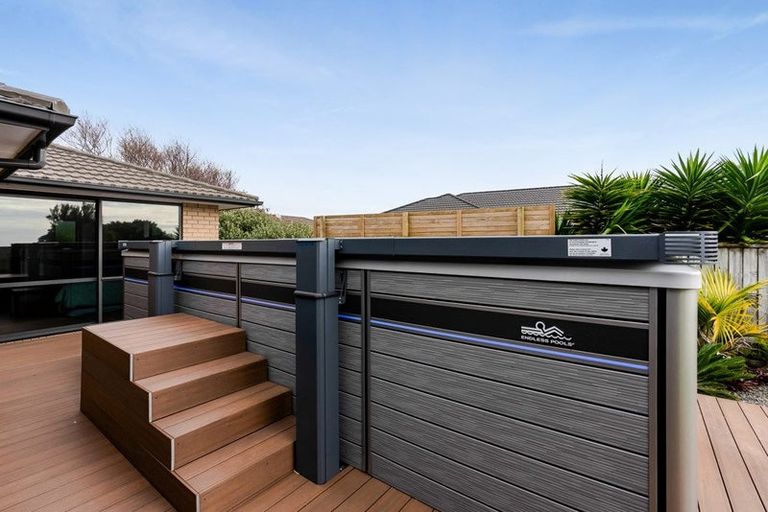 Photo of property in 25b Dolphin Parade, Bell Block, New Plymouth, 4312