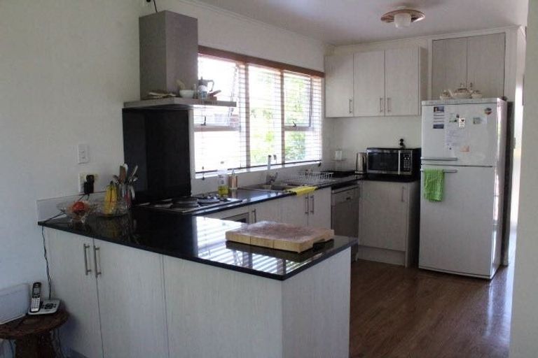 Photo of property in 17 Priestley Drive, Bucklands Beach, Auckland, 2014