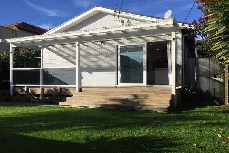 Photo of property in 19a Mantell Street, Seatoun, Wellington, 6022