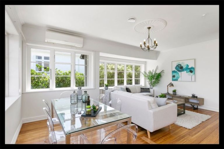 Photo of property in 118 Cashmere Avenue, Khandallah, Wellington, 6035