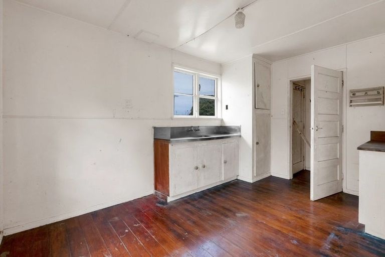 Photo of property in 5 Gisborne Terrace, Opunake, 4616