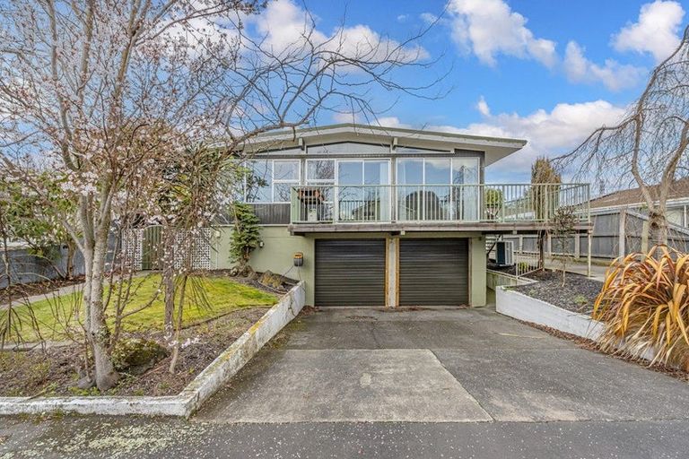 Photo of property in 18 Oakfield Street, Burnside, Christchurch, 8053