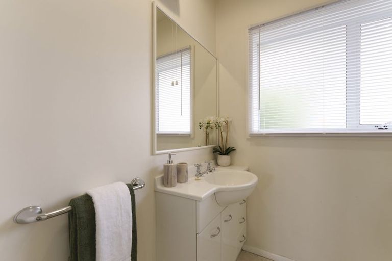 Photo of property in 124a Glandovey Road, Strowan, Christchurch, 8052