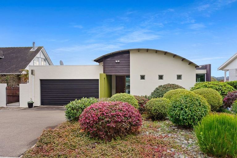 Photo of property in 110 Winara Avenue, Waikanae, 5036