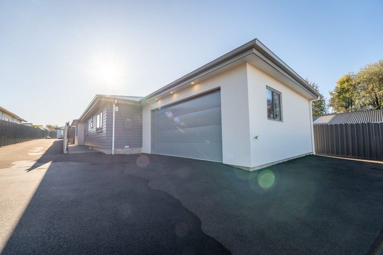Photo of property in 20c Beach Road, Castor Bay, Auckland, 0620