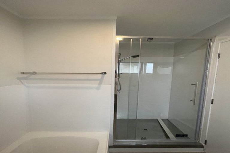 Photo of property in 1/7 Vera Road, Te Atatu South, Auckland, 0610