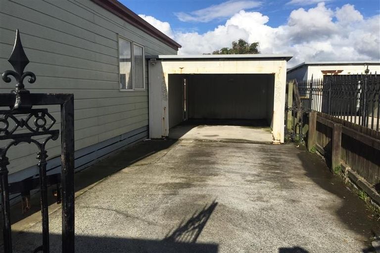 Photo of property in 1/142 Shifnal Drive, Randwick Park, Auckland, 2105