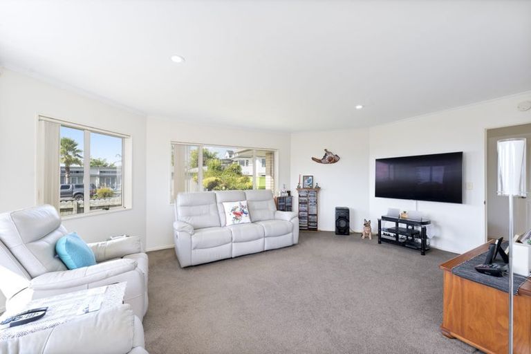 Photo of property in 4 Sandhurst Rise, Henderson, Auckland, 0612