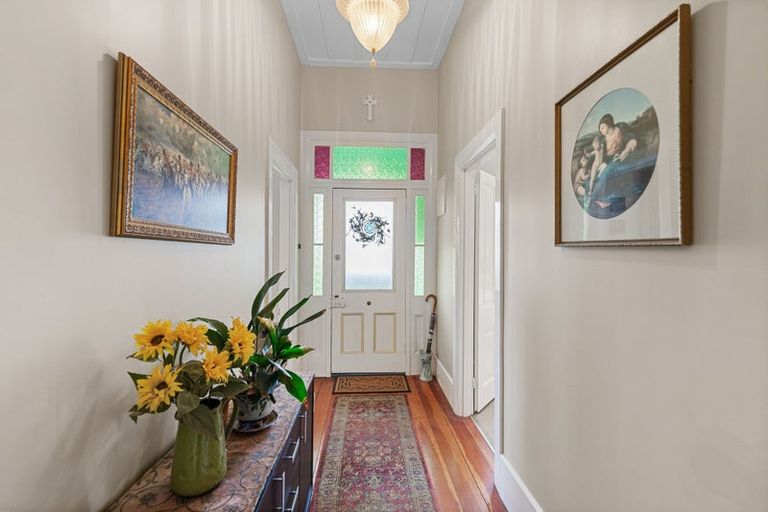 Photo of property in 14 Terminus Street, Te Aroha, 3320