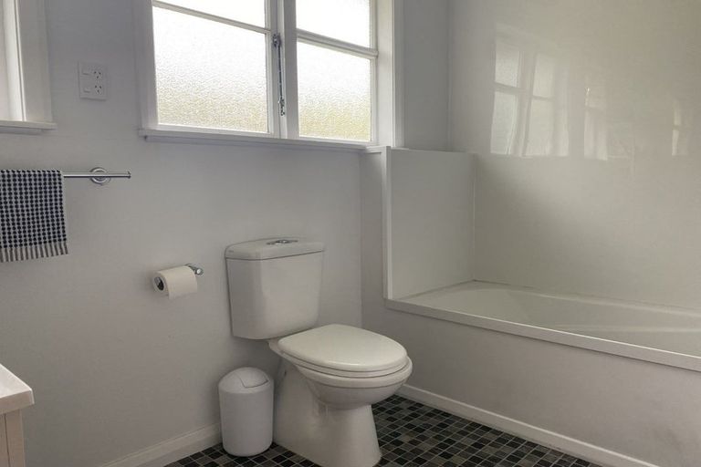 Photo of property in 68 The Drive, Tawa, Wellington, 5028