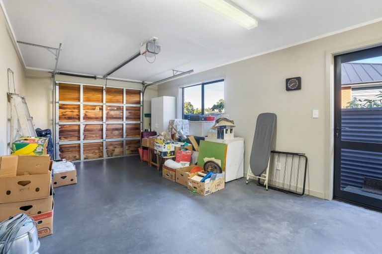 Photo of property in 12 Essex Street, Winton, 9720