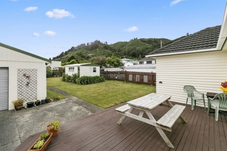 Photo of property in 23 Wright Street, Wainuiomata, Lower Hutt, 5014