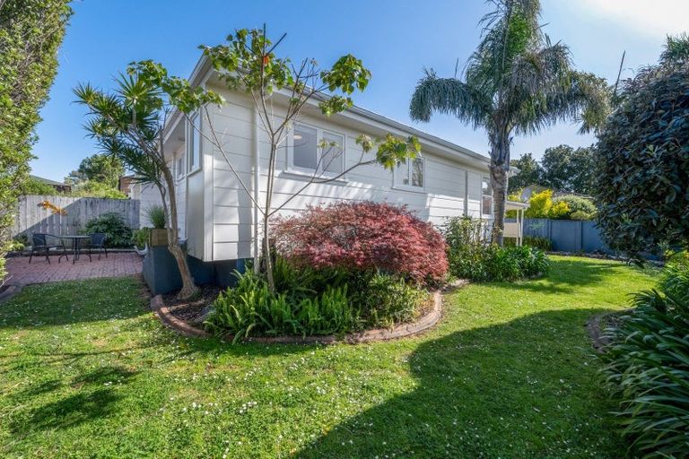 Photo of property in 2/66 Prince Regent Drive, Half Moon Bay, Auckland, 2012