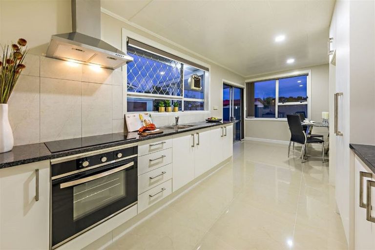 Photo of property in 1/14 Beaumonts Way, Manurewa, Auckland, 2102