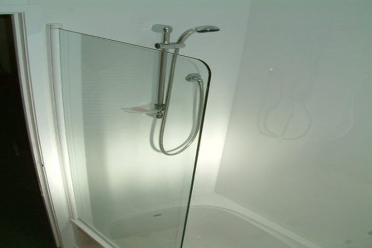 Photo of property in 1/152 Manuka Road, Bayview, Auckland, 0629