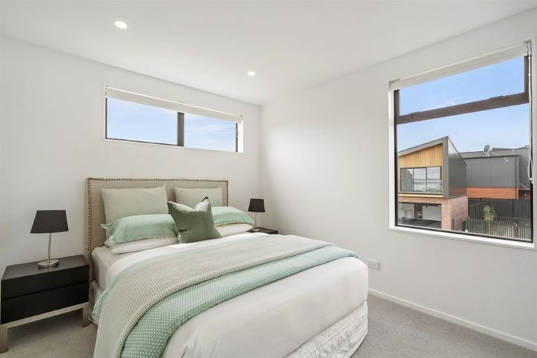 Photo of property in 1d Lowe Street, Belmont, Auckland, 0622