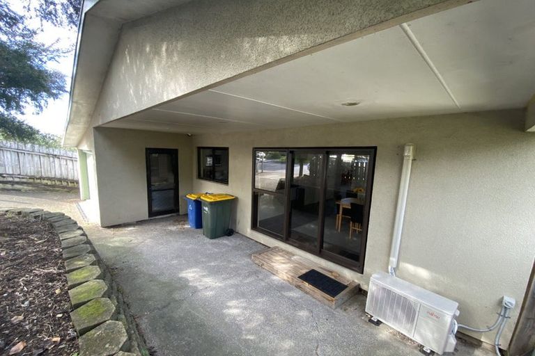 Photo of property in 10 Cedar Heights Avenue, Massey, Auckland, 0614