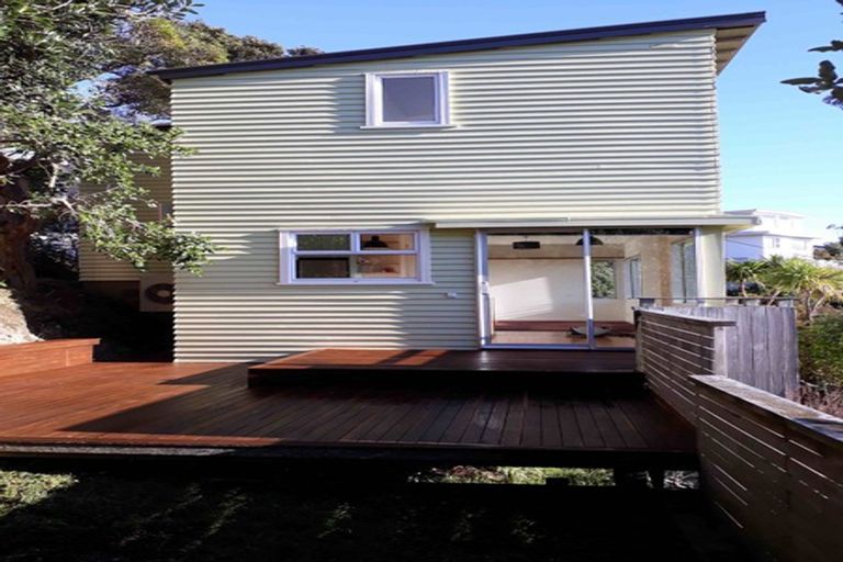 Photo of property in 86 Kinghorne Street, Strathmore Park, Wellington, 6022