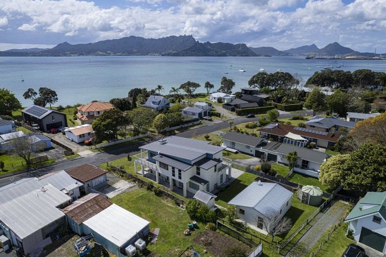 Photo of property in 2 Graham Street, One Tree Point, 0118