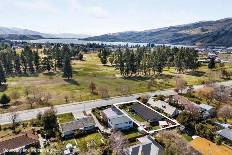 Photo of property in 82 Neplusultra Street, Cromwell, 9310