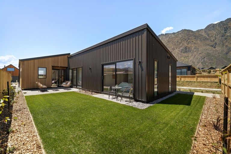 Photo of property in 44 Forage Road, Jacks Point, 9371