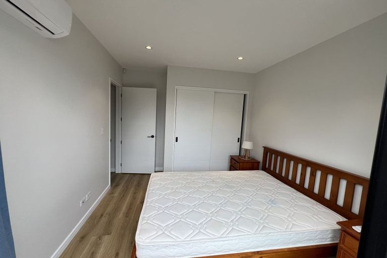 Photo of property in 14a September Place, Forrest Hill, Auckland, 0620