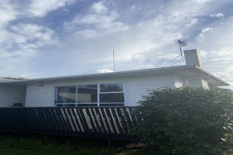 Photo of property in 37 Gossamer Drive, Pakuranga Heights, Auckland, 2010