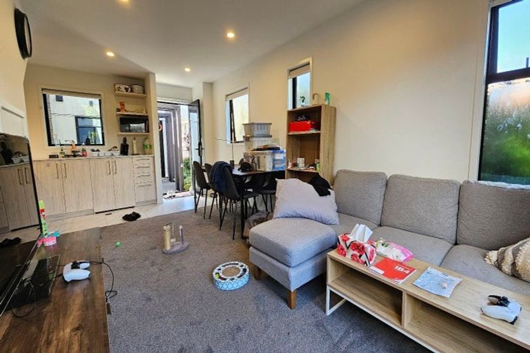 Photo of property in 11/10 Fathom Place, Te Atatu Peninsula, Auckland, 0610