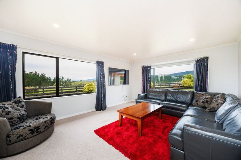 Photo of property in 32 Stoneleigh Lane, Aokautere, Palmerston North, 4471