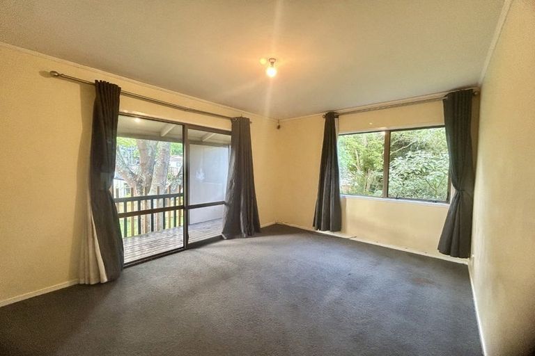 Photo of property in 14 Palmetto Place, Goodwood Heights, Auckland, 2105