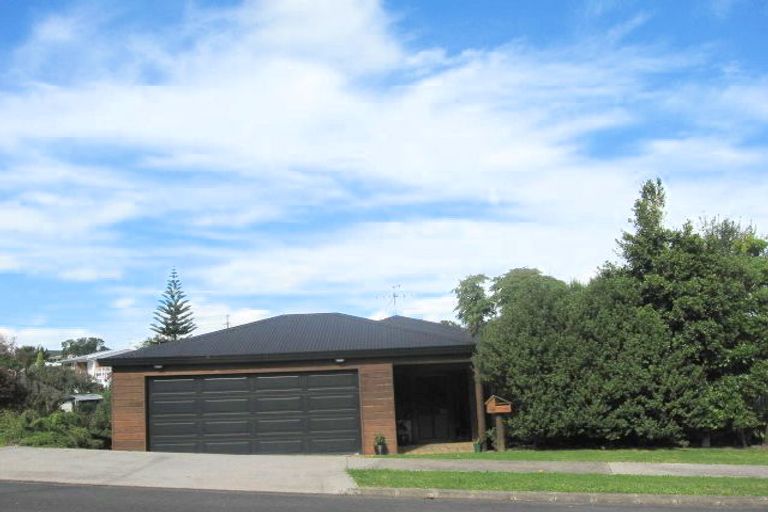 Photo of property in 14 Mccahill Views, Botany Downs, Auckland, 2010