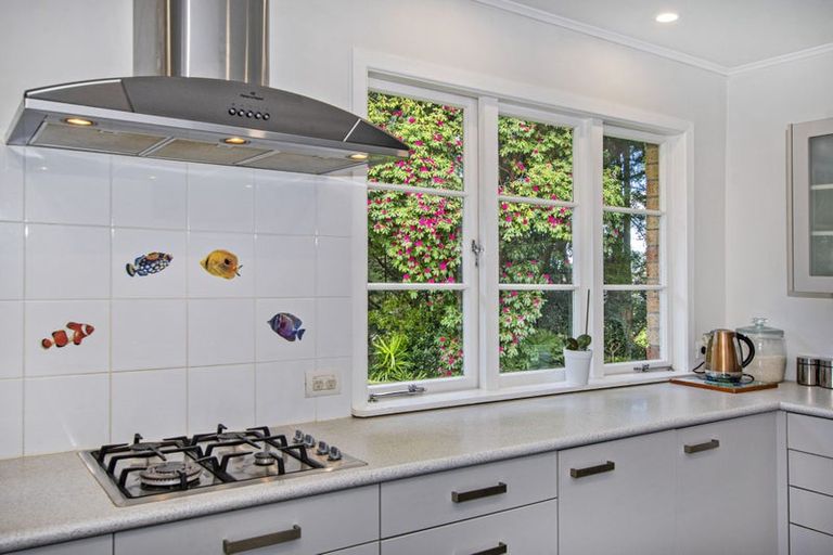 Photo of property in 2 Memorial Drive, Parahaki, Whangarei, 0112