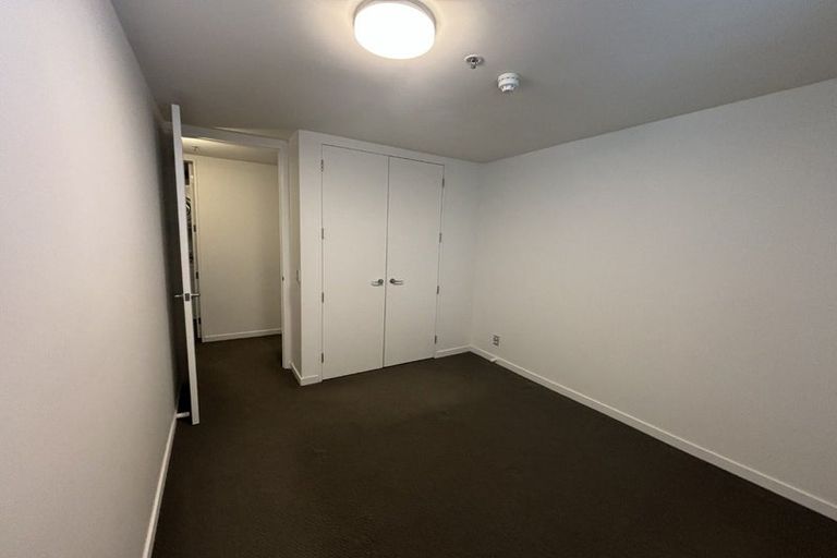 Photo of property in Montreaux Apartments, 4h/164 The Terrace, Wellington Central, Wellington, 6011