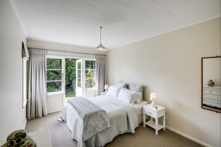 Photo of property in 11 Tauroa Road, Havelock North, 4130