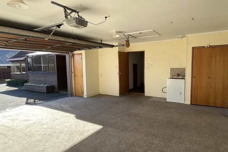 Photo of property in 9a Phoenix Avenue, Hokowhitu, Palmerston North, 4410