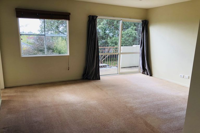 Photo of property in 1/1 Saint Clair Place, Browns Bay, Auckland, 0630