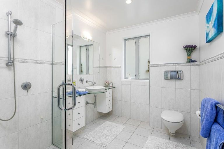 Photo of property in 88 Grovenor Drive, Orewa, 0931