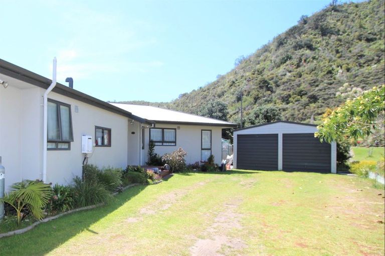 Photo of property in 111 Pinewood Court, Matarangi, Whitianga, 3592