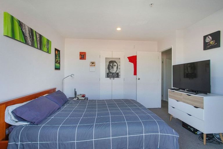 Photo of property in 2q/10 Crown Lynn Place, New Lynn, Auckland, 0600